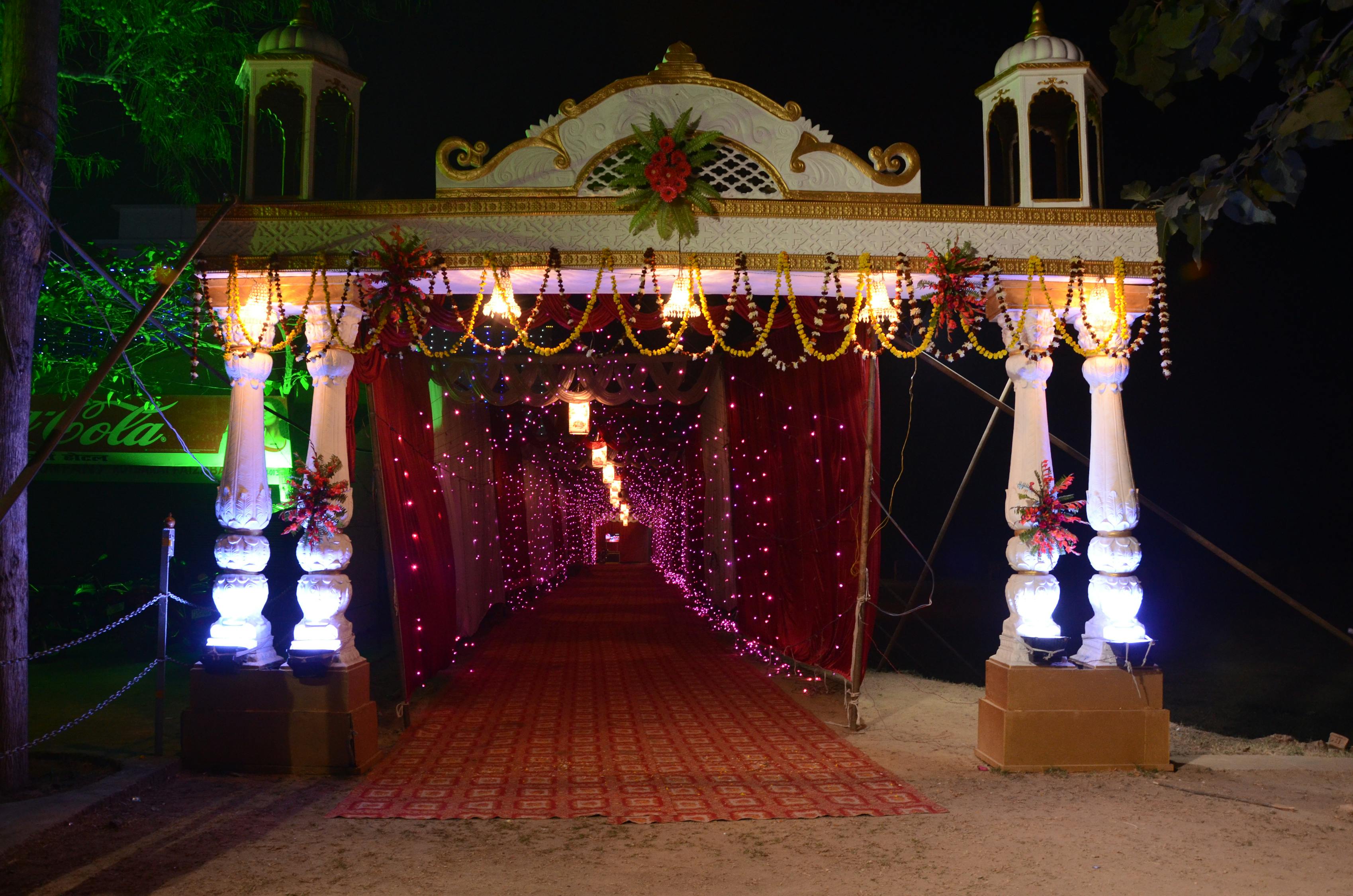 最新伴娘故事,友情、爱情与人生的绚烂交织