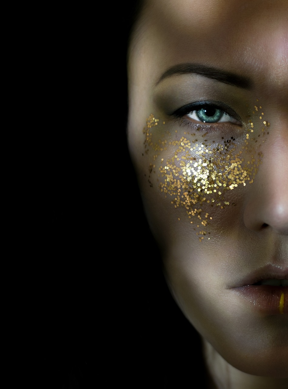 时尚潮流下的神秘魅力解读，女人最新痣图解析