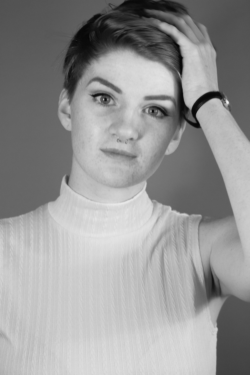 最新人体短发流行趋势与魅力解析