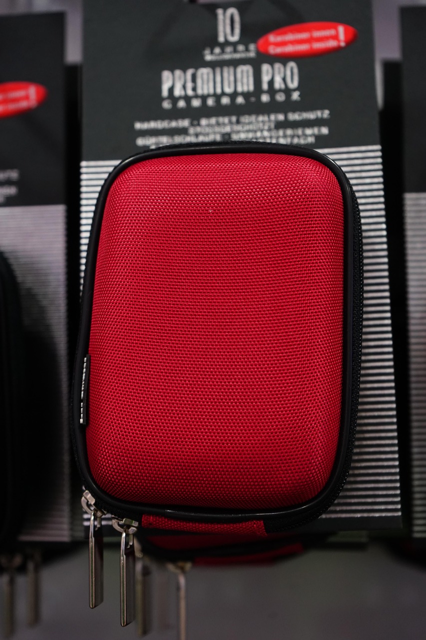 探索四月时尚前沿,芙拉包包最新款图片展示