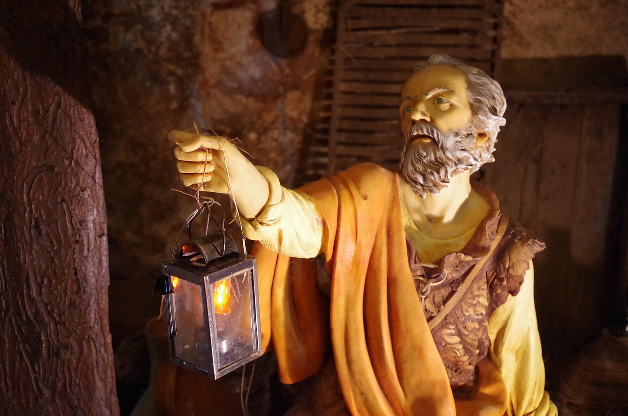 五月炭艺师探索炭艺术的新境界